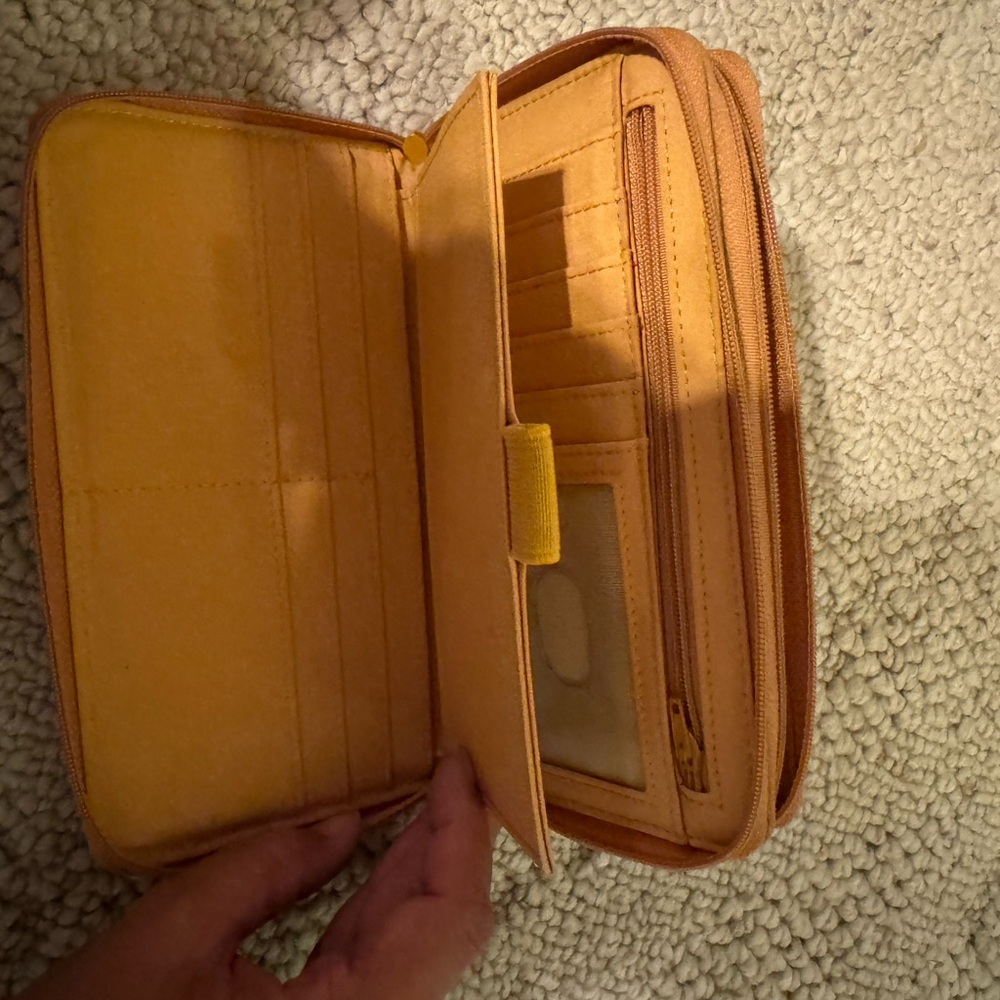 Wilson’s Lesther women’s Wallet - Picture 5 of 8